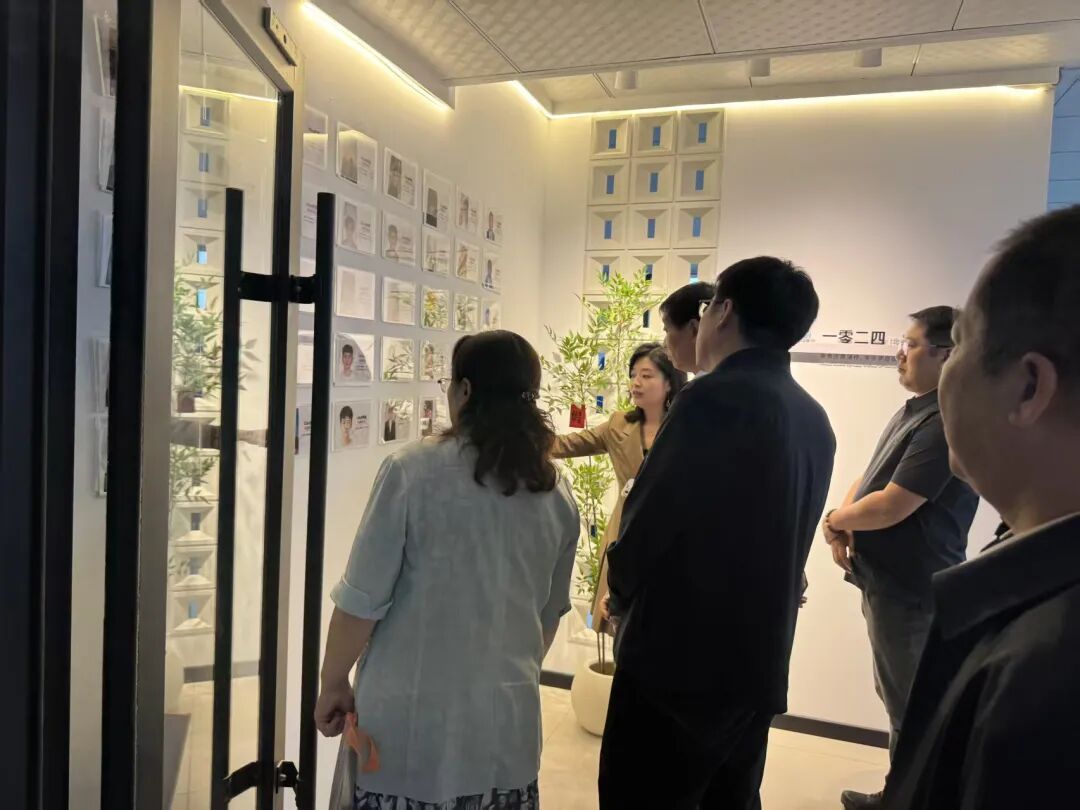 聚力产教协同，共育算力人才｜包头轻工职业技术学院莅临1024学院张家口实训基地考察交流